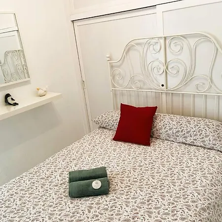 Lejlighed Center 4 Persones- 200m - . Parking